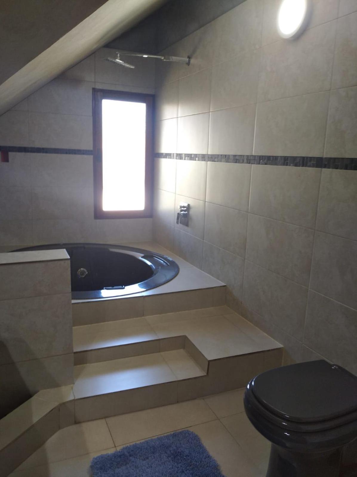 La Casona Del Lago Balneario Ipora Extérieur photo
